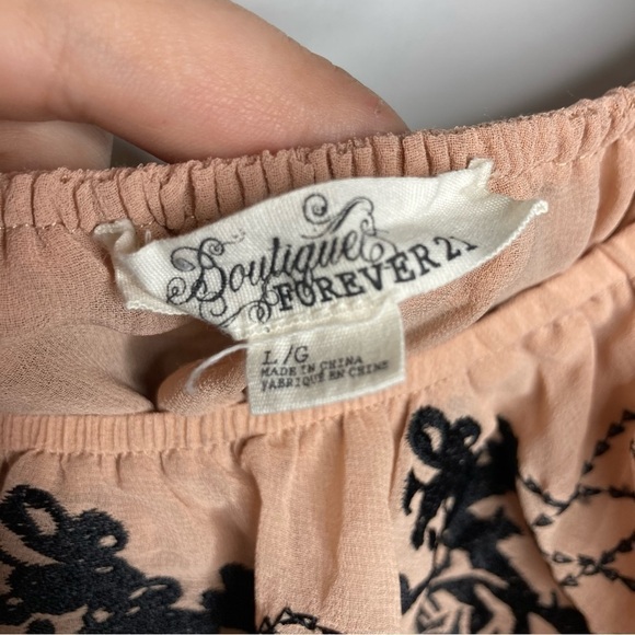 Boutique forever 21 neutral sheer off the shoulder blouse size large - Picture 5 of 7